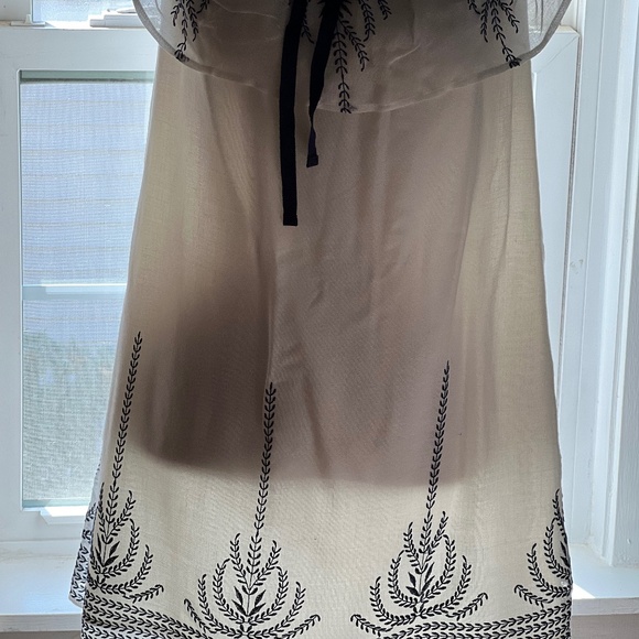 Off the shoulder embroidery embroidered dress - Picture 5 of 9